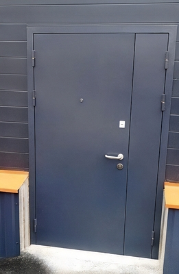 Темно-серая полуторная дверь Темно-серая полуторная дверь