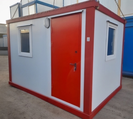 Красная дверь для бытовки Красная дверь для бытовки